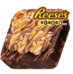 Crumbl Cinnamon Roll Cookie Crumbl Chocolate Peanut Butter Brownie ft. REESE'S PIECES
